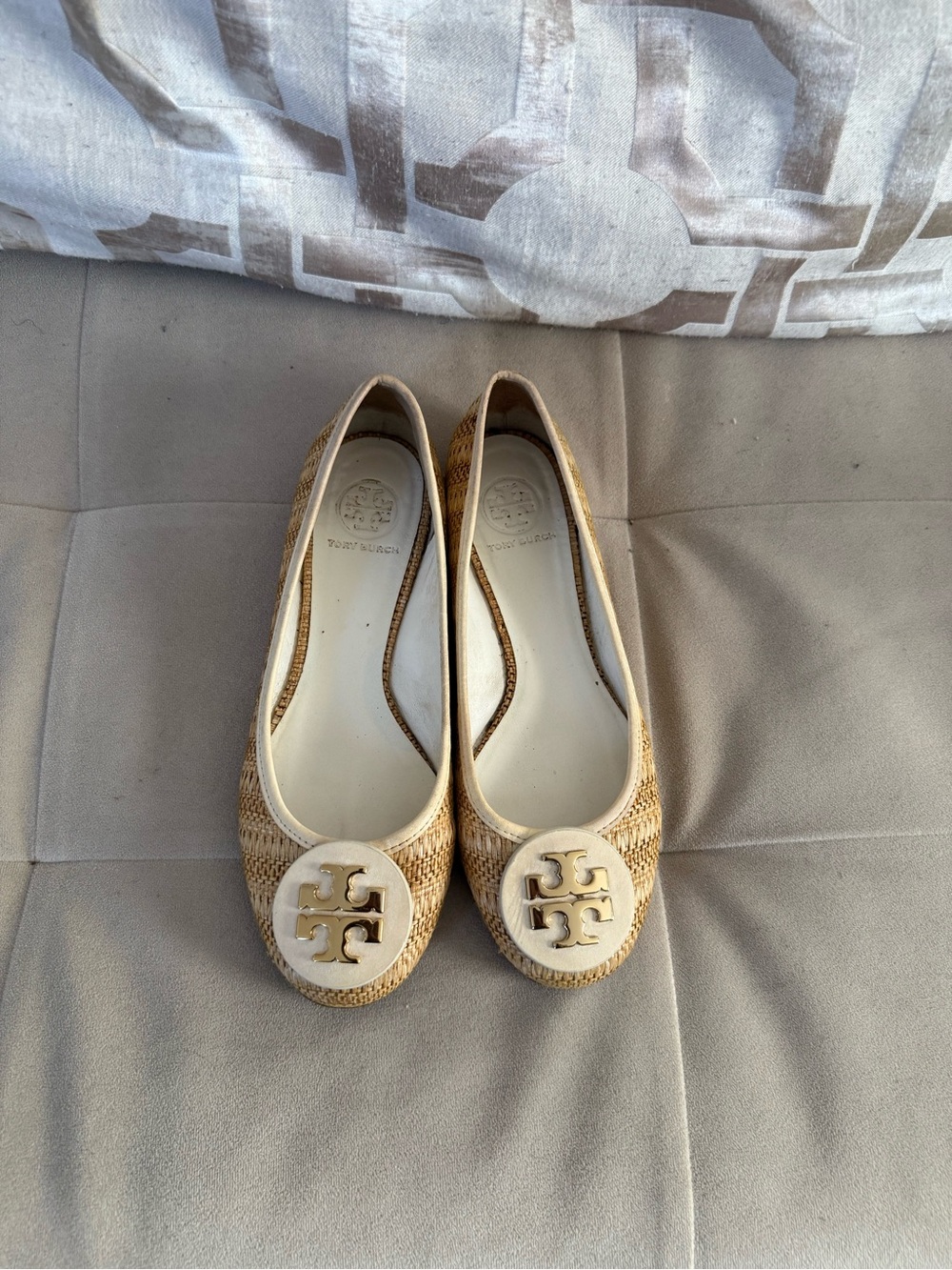 Tory Burch Natural Raffia Logo Flats